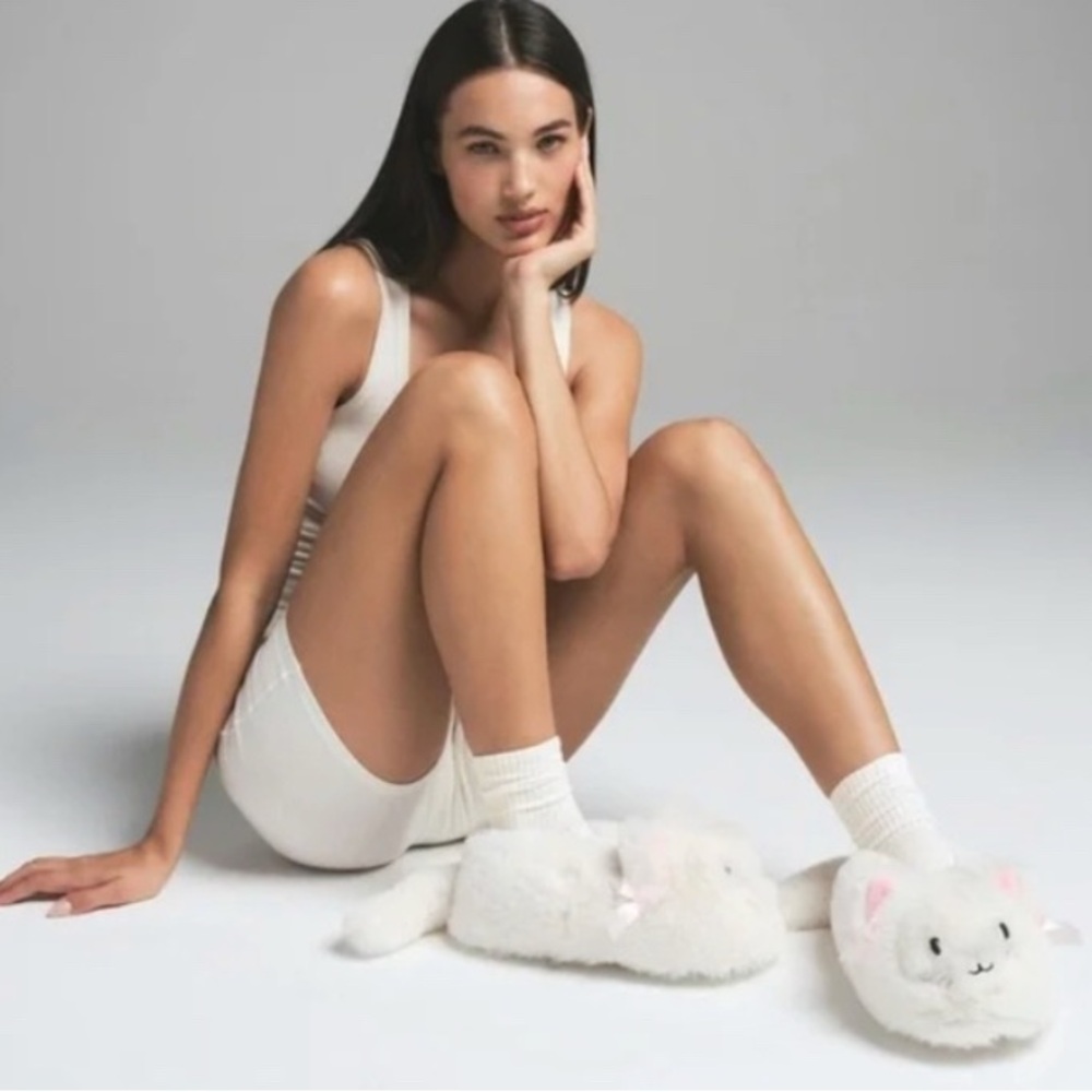 SKIMS Kitten Slippers 37
